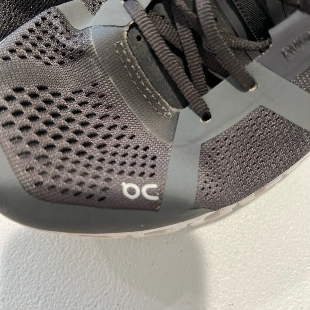 On Running Women's Gray and Pink Sneakers 7.5